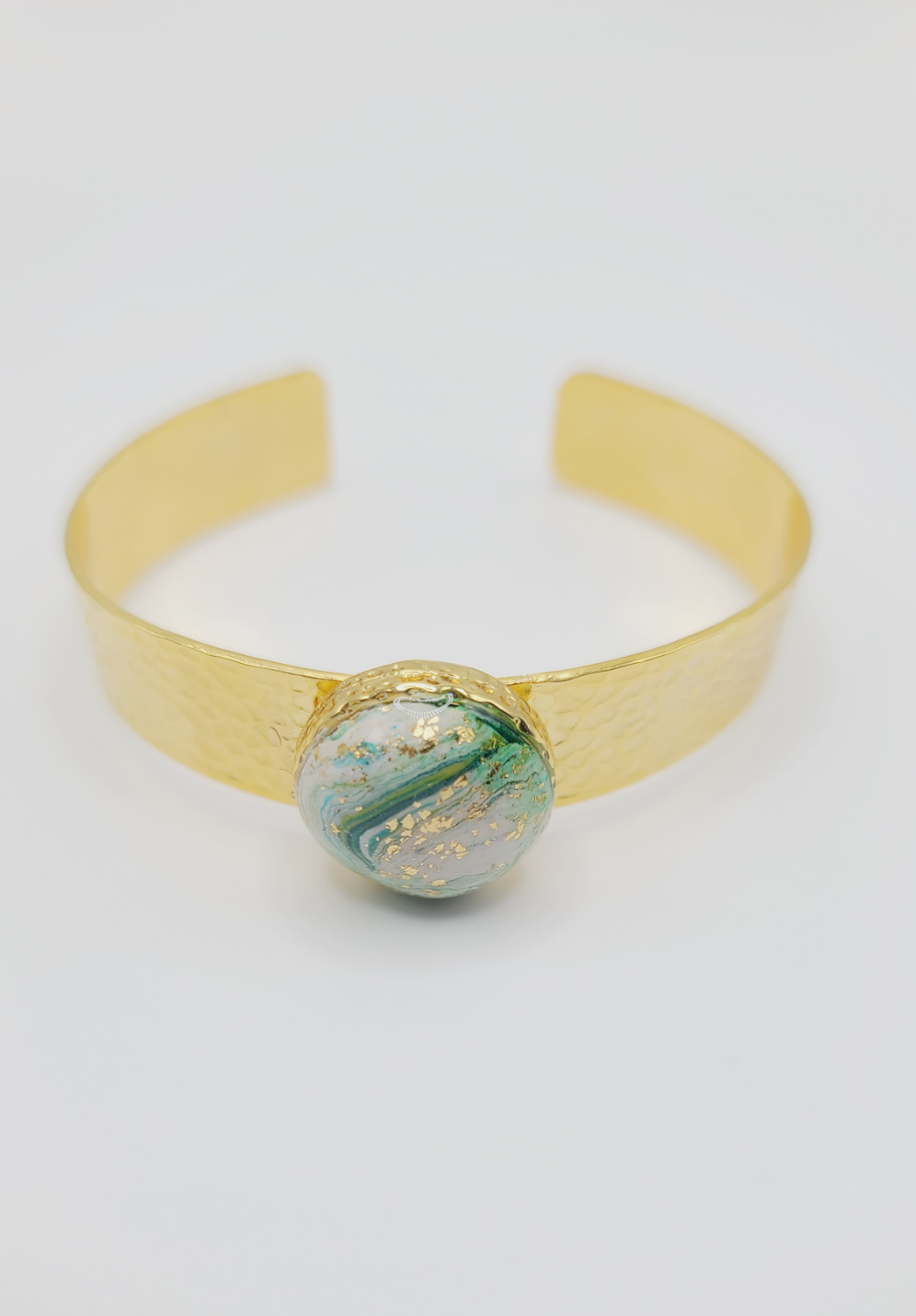 Gold Hammered Plated Brass Bracelet with green swirl clay (Bracelet 1513)