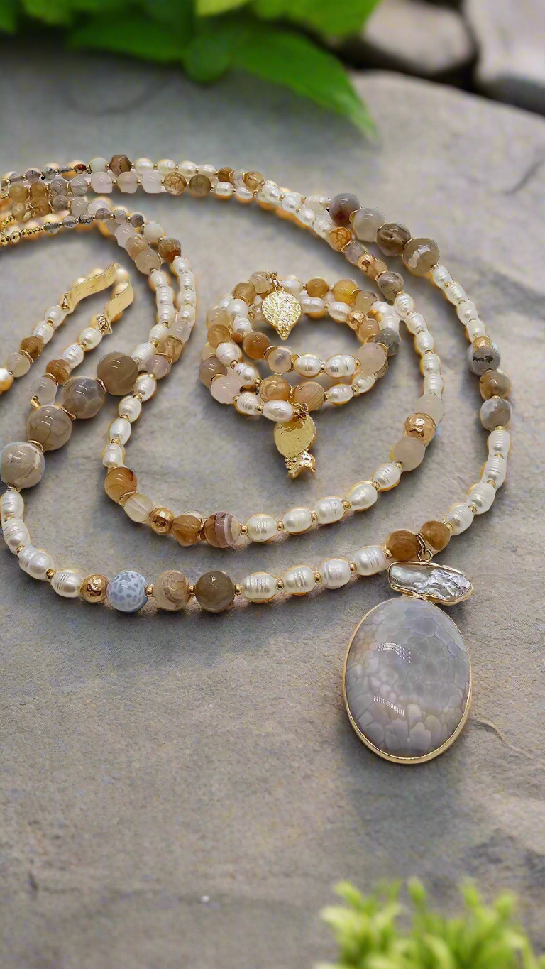 Coral jade and freshwater pearl necklace set! (1247 Influencer)