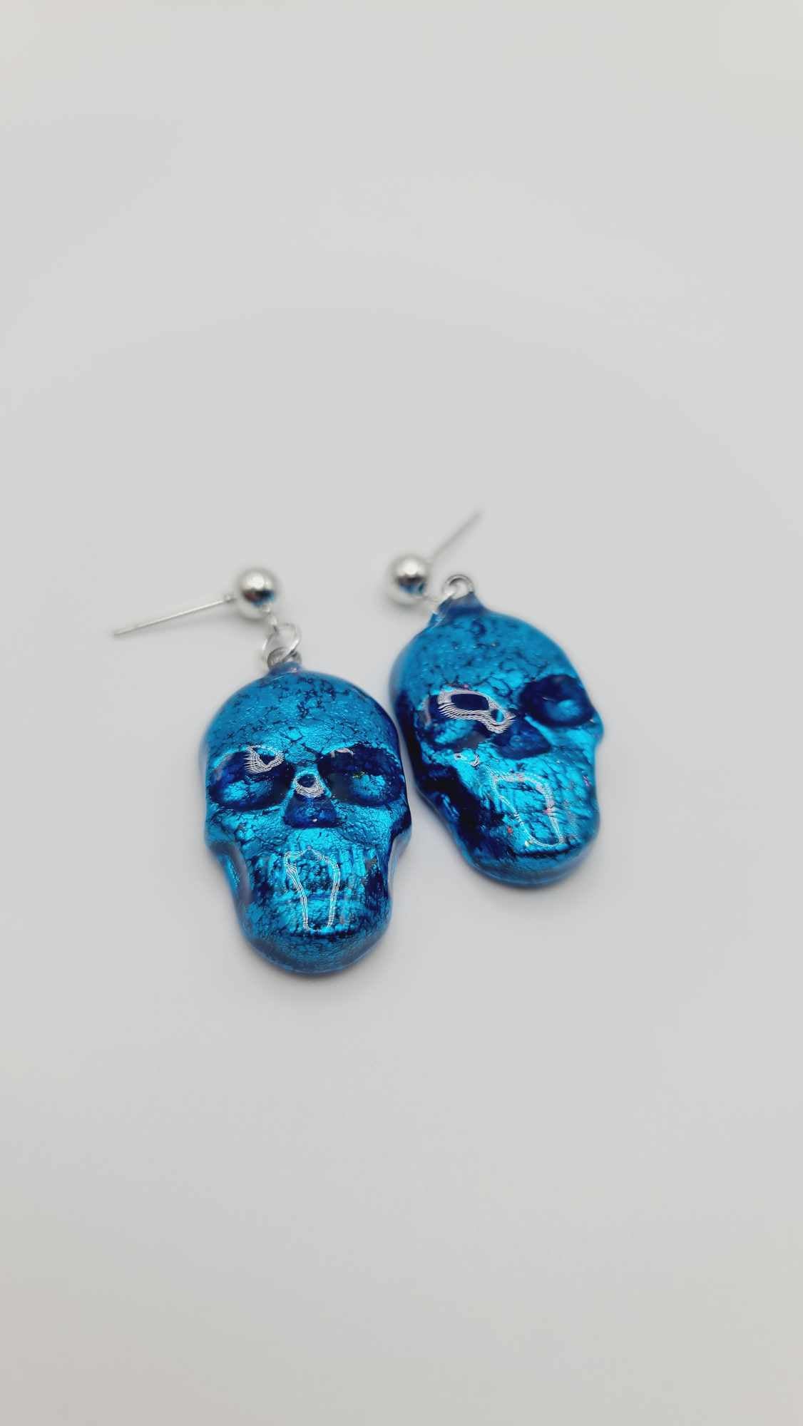 Cyan blue skull Earrings (Short 1495)