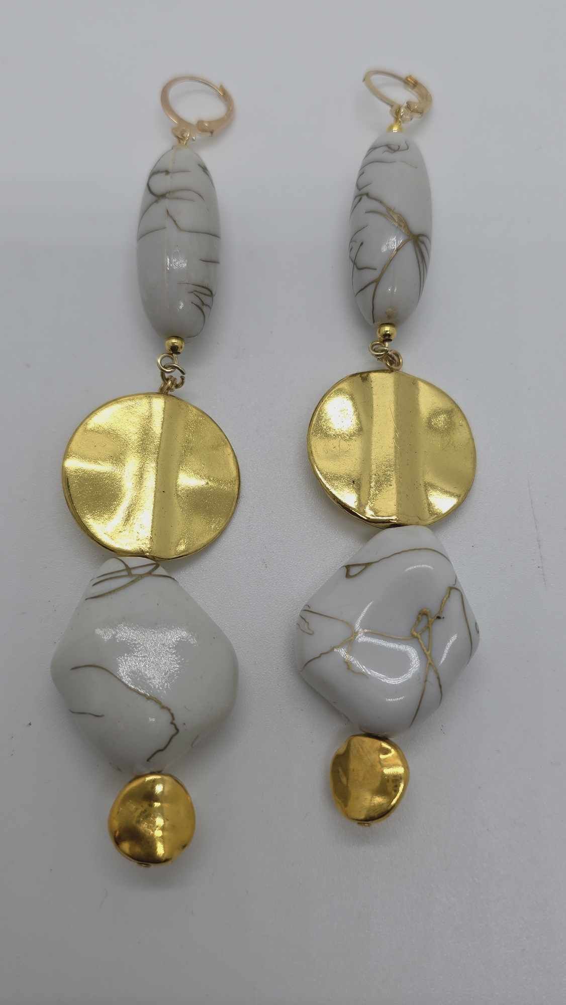 White and gold earrings (Gold Rush 1319)