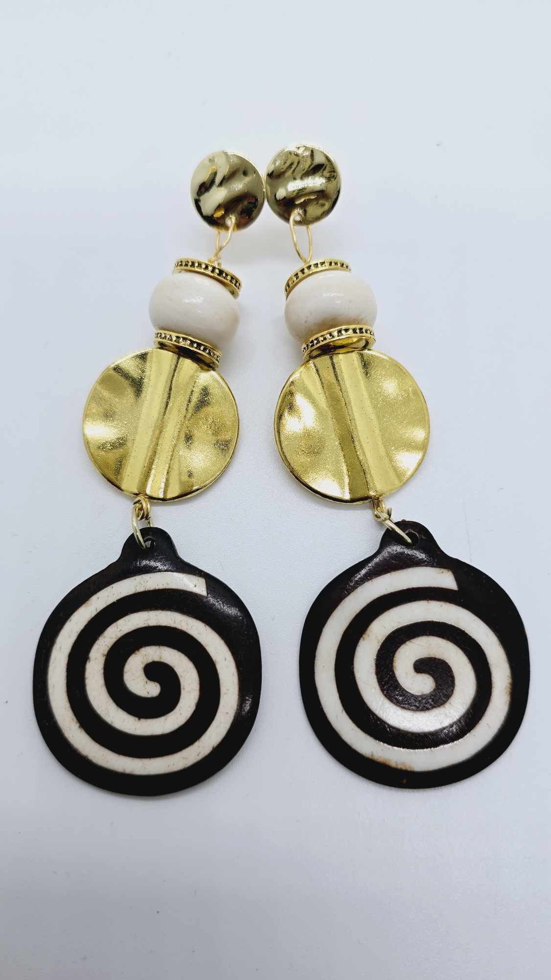 Black and white gold Earrings (Ethnix 1316)