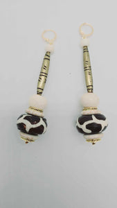 Black and white Batik bone bracelet and earrings set (Ethnix 1325)