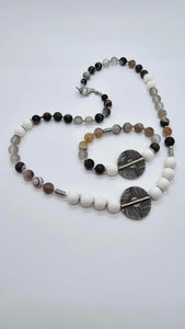 Persian Gulf Agate necklace set. (1259 Influencer)