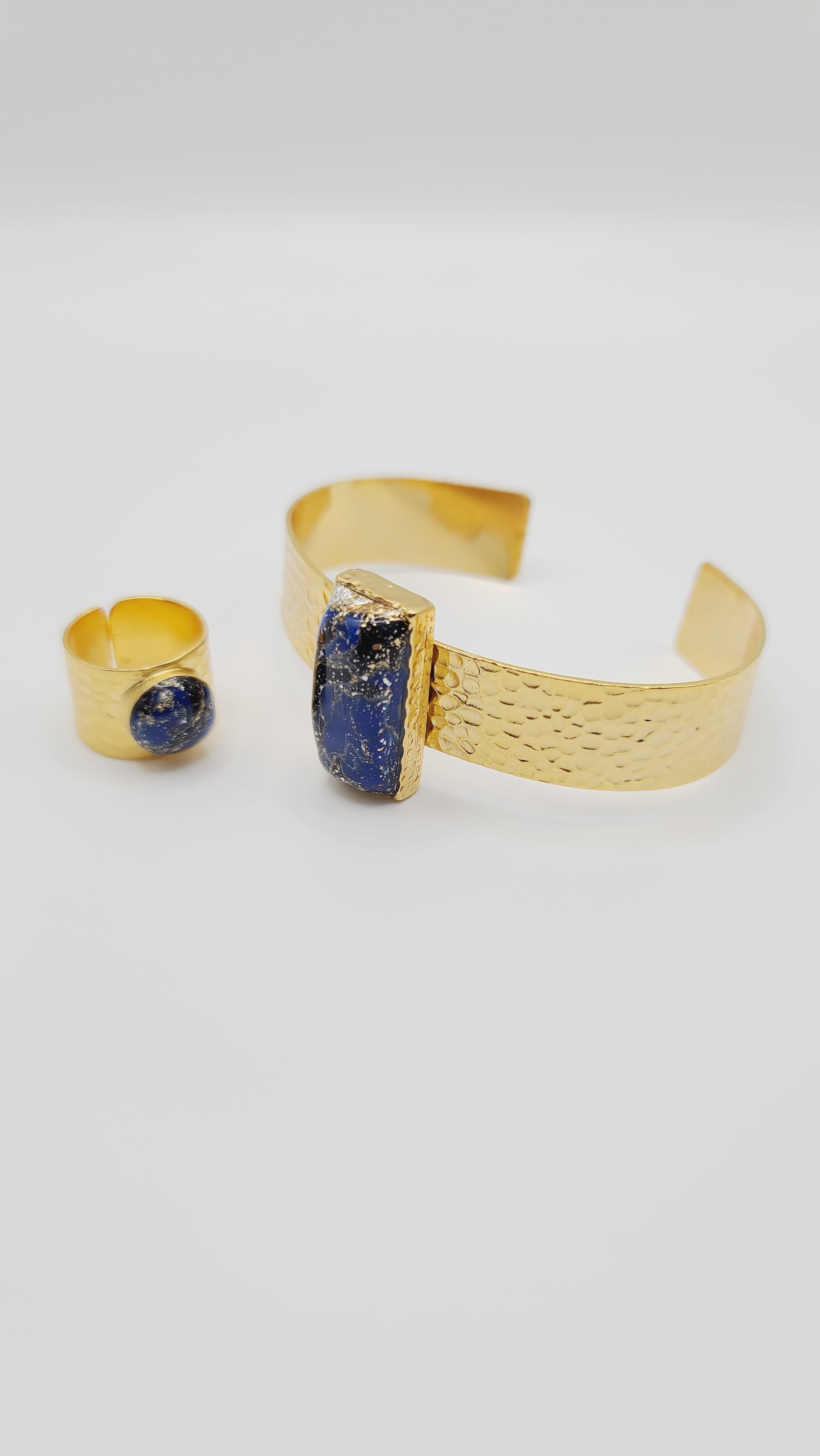 Gold hammered blue clay Bracelet (Bracelet 1512)