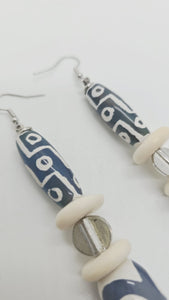 Grey and white earrings (Savage 1549)