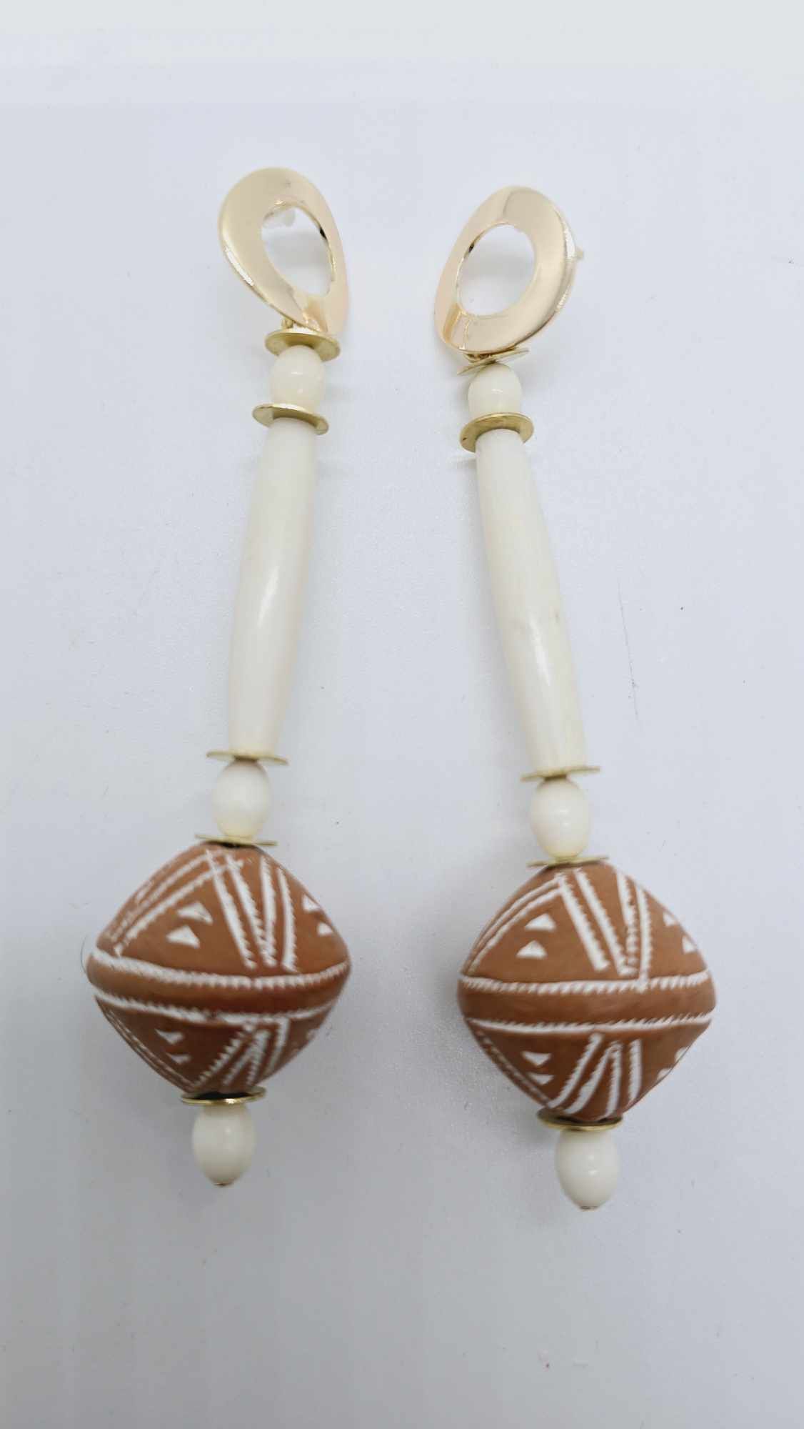 Tan and creme Earrings (Ethnix 1314)