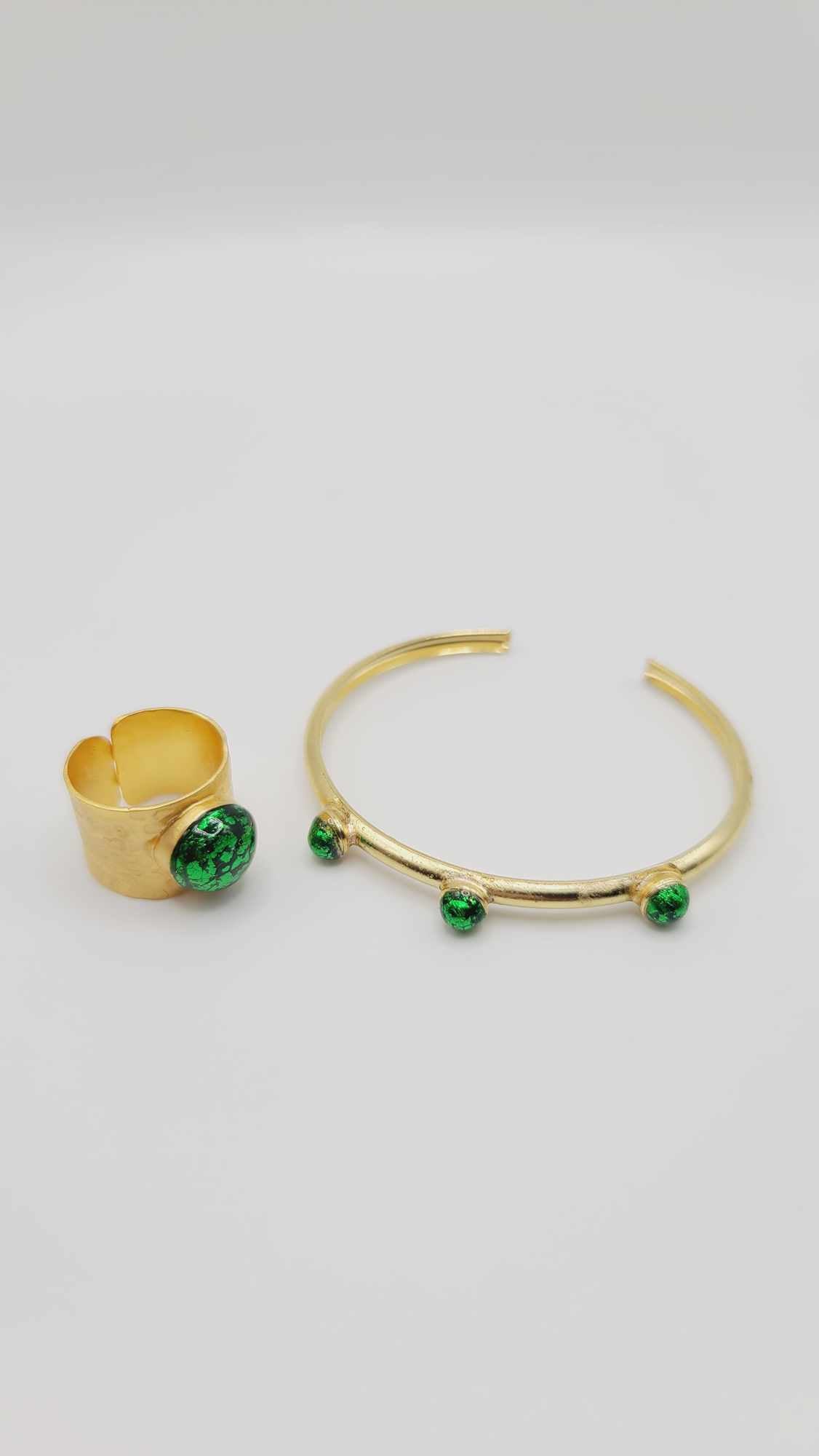 Gold Plated Bracelet with emerald green clay (Bracelet 1517)