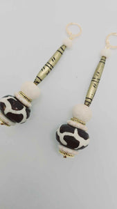 Black and white Batik bone bracelet and earrings set (Ethnix 1325)