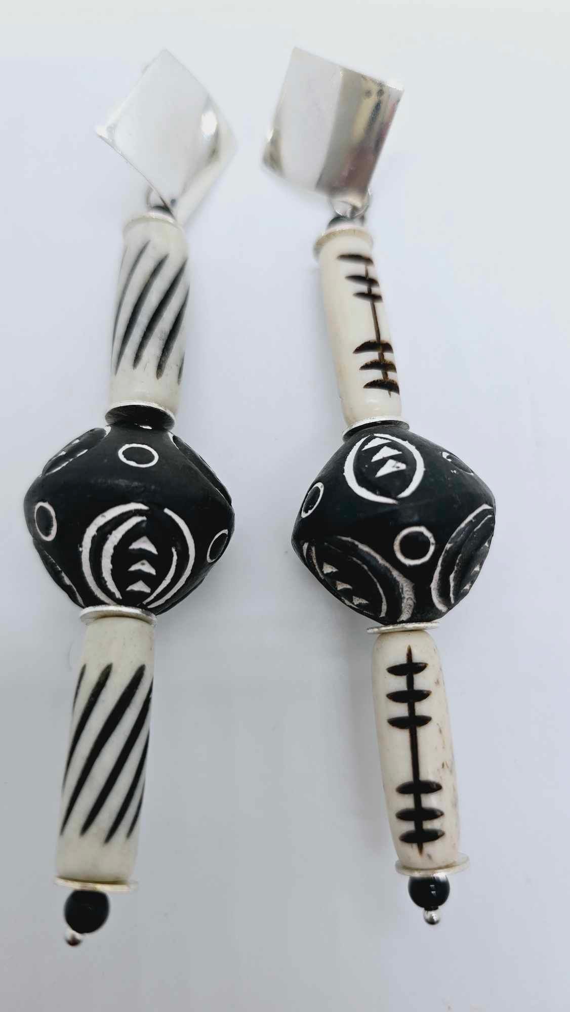 Black and white beaded Earrings (Ethnix 1313)