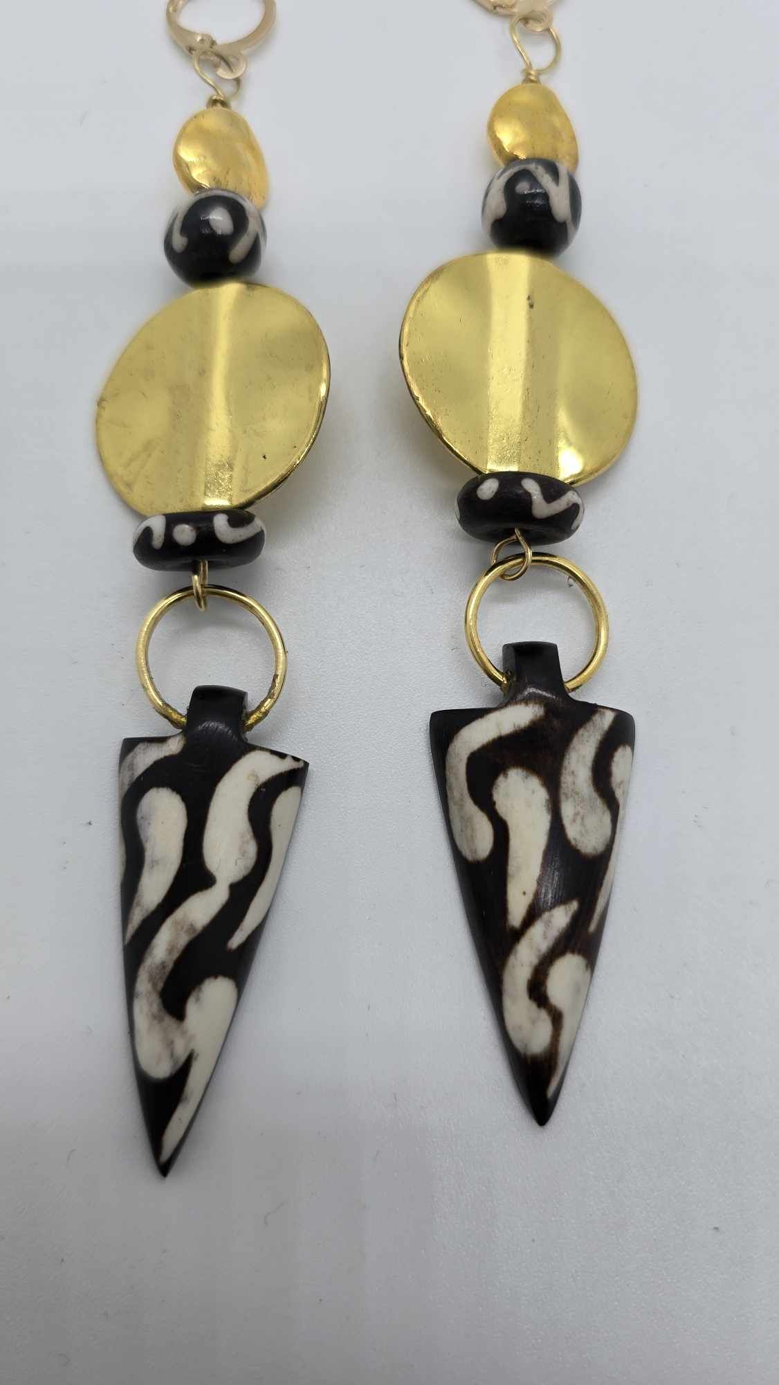 Black and white gold Earrings (Ethnix 1318)