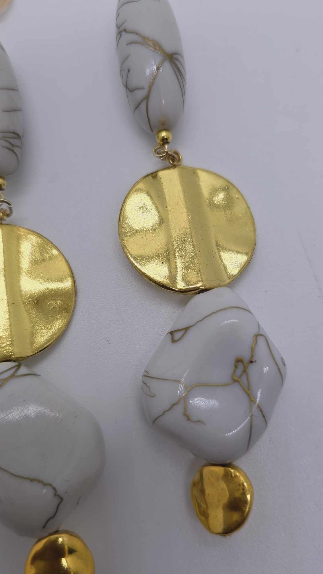 White and gold earrings (Gold Rush 1319)